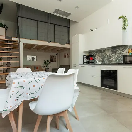 Guesthost - Affori Cozy Flat Μιλάνο