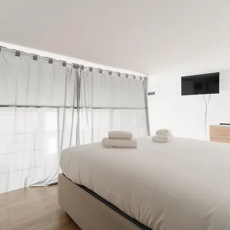 Guesthost - Affori Cozy Flat Μιλάνο